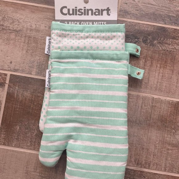 Cuisinart Kitchen Nwt Mint Green Oven Mitt Set Of 2 Poshmark